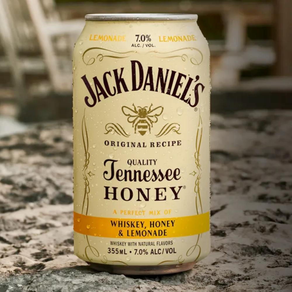 Jack Daniel Tennessee "Honey & Lemonade" Cocktail.
